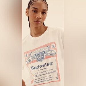 ABERCROMBIE & FITCH - Budweiser Graphic Tee in Cream Finish